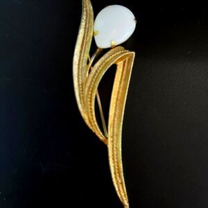 Vintage Solitude White Gold Tone Flower Pin - Sarah Coventry "4.5"×1"